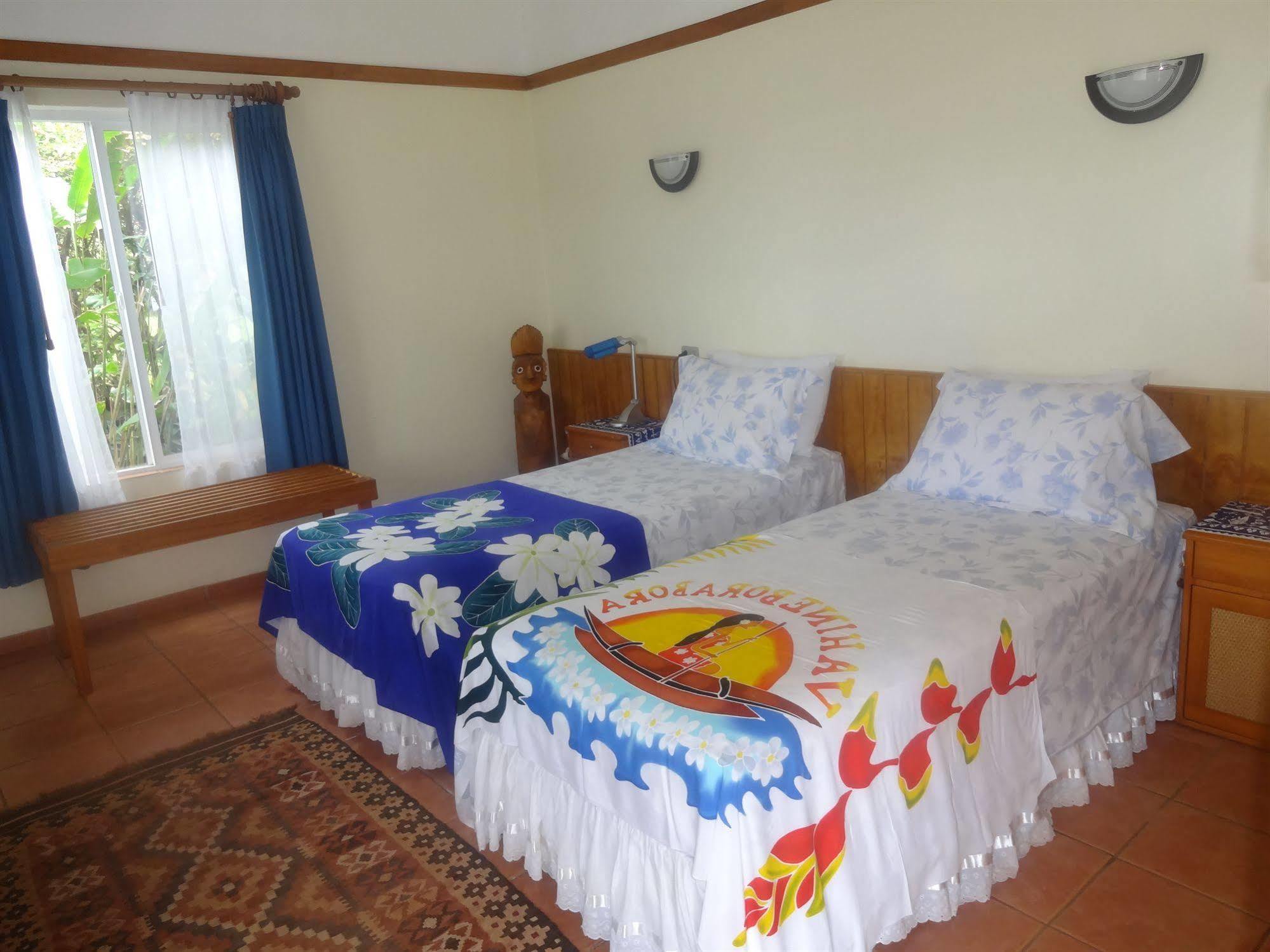 Hotel Taura'A Hanga Roa Exterior photo