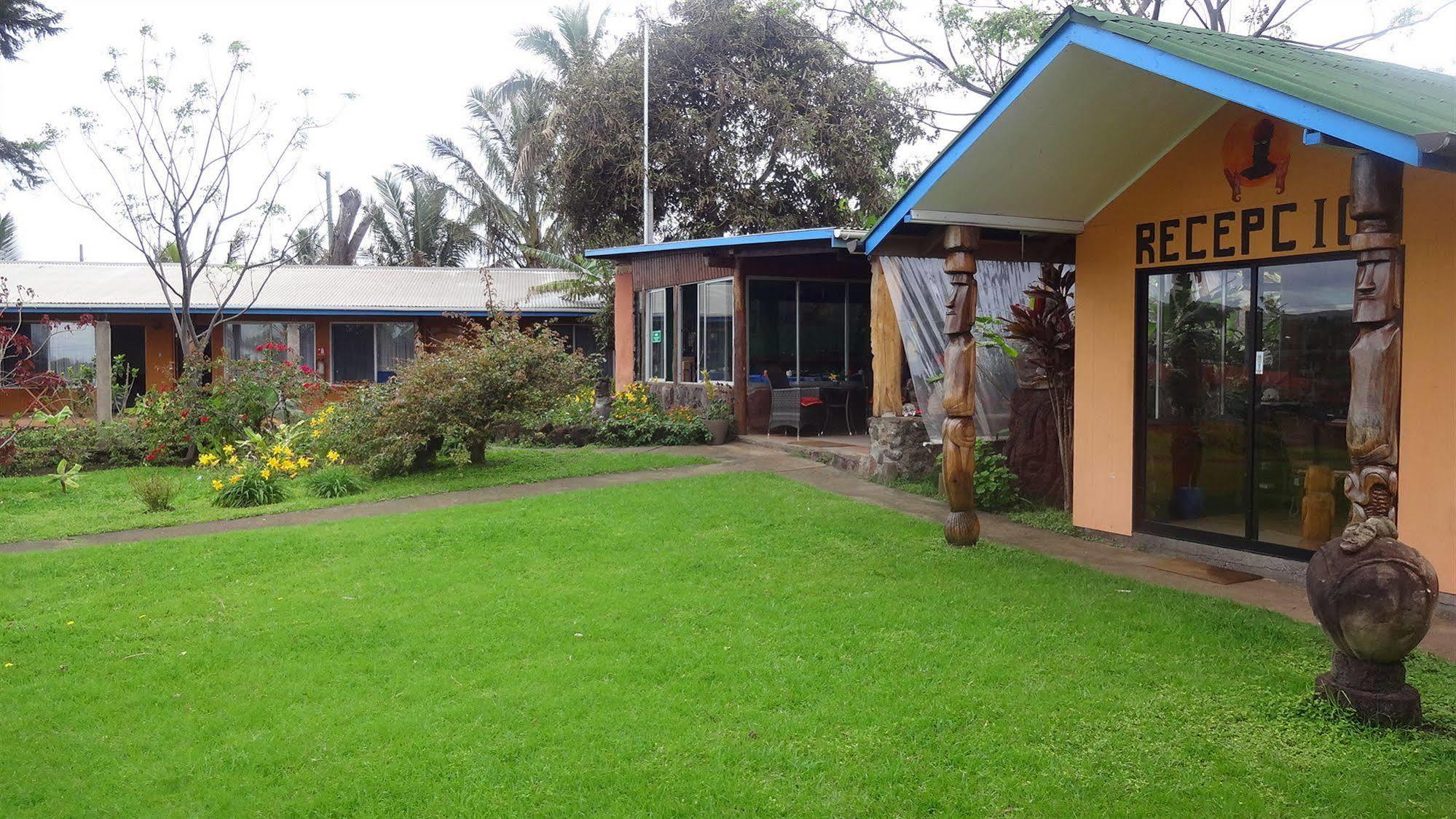 Hotel Taura'A Hanga Roa Exterior photo